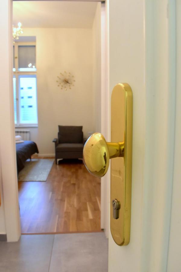 Lovely Apartment In Center Prague Exterior photo
